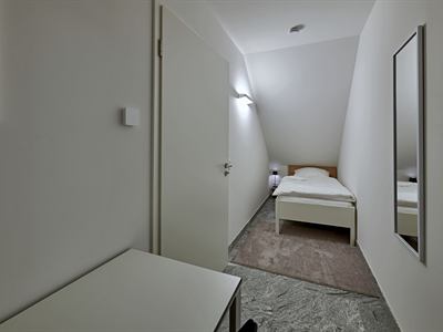 Zusätzliches Einzelbett in der Nische